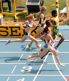 Caster Semenya az előfutam céljában/ml