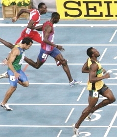 Usain Bolt a 200 m elődöntőjében/ml