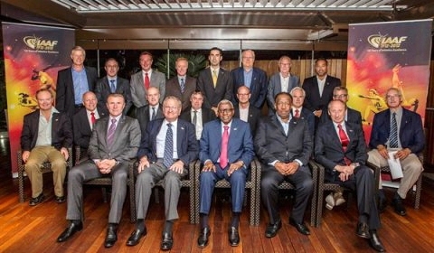 Az alapító nemzetek képviselői és az IAAF vezetői