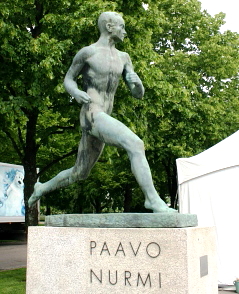 Paavo Nurmi szobra