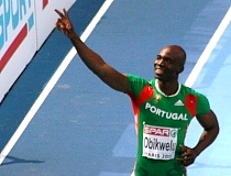 Francis Obikwelu párizsi győzelme után - 2011